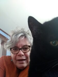 elizabeth magginis and her black cat